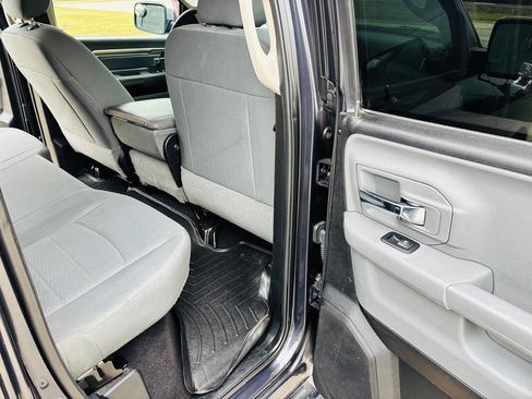 Used 2017 RAM 1500 Classic SLT image 19