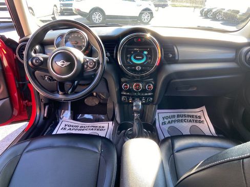Used 2016 MINI Cooper 4-Door Hardtop w/ Media Package image 11