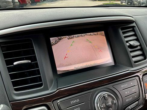 Used 2013 Nissan Pathfinder SL FWD image 27