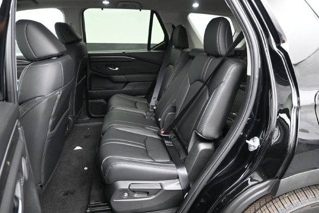 New 2026 Honda Pilot Touring image 12
