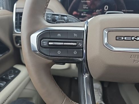 Used 2025 GMC Yukon Denali w/ Denali Reserve Package image 19