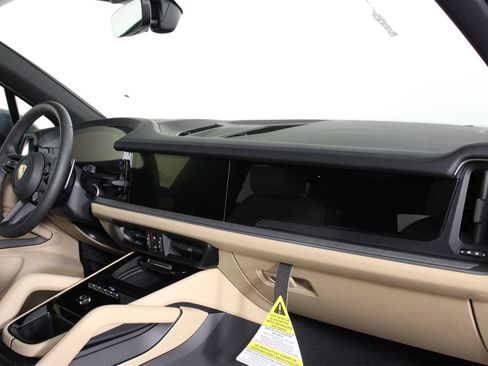 New 2026 Porsche Cayenne image 15