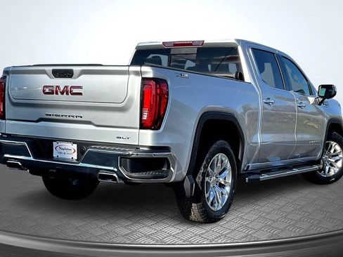 Used 2022 GMC Sierra 1500 SLT w/ SLT Premium Package image 2