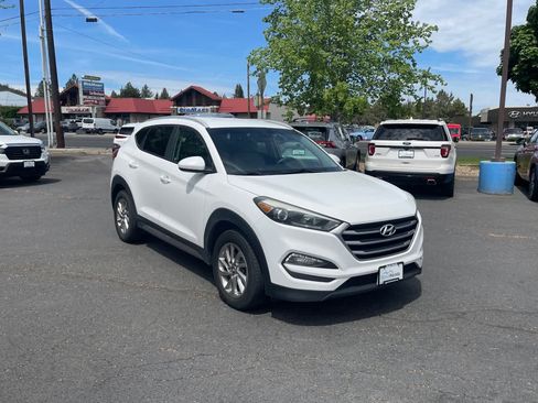 Used 2017 Hyundai Tucson SE AWD/4WD image 7