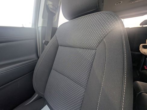 Used 2021 GMC Acadia SLE image 13