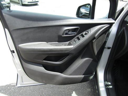 Used 2020 Chevrolet Trax LS w/ Tint and Cruise Package FWD image 14