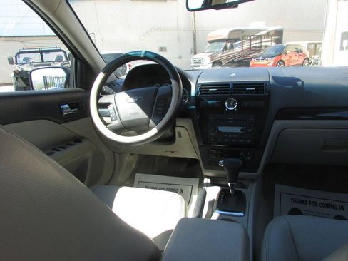 Used 2006 Ford Fusion SEL FWD image 39