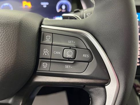 Used 2026 Jeep Grand Cherokee Limited w/ Limited Altitude Package image 22