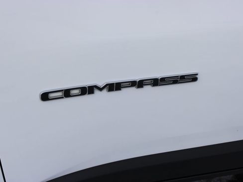 Used 2024 Jeep Compass Latitude AWD/4WD image 18