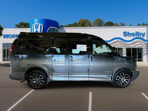 Used 2024 GMC Savana 2500 w/ Driver Convenience Package image 9