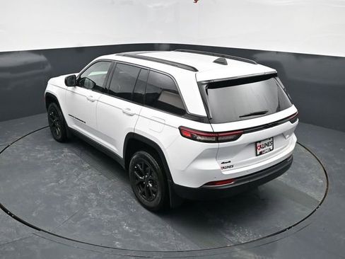 New 2026 Jeep Grand Cherokee Altitude AWD/4WD image 38