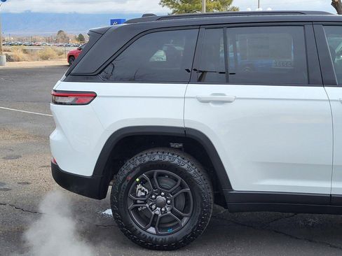 New 2024 Jeep Grand Cherokee Trailhawk image 6