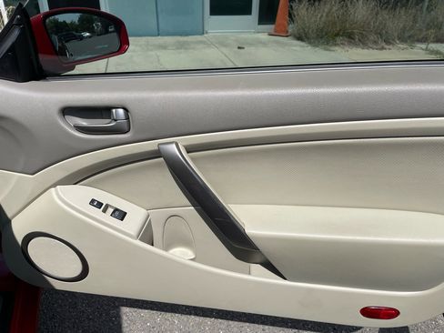 Used 2004 INFINITI G35 2dr Cpe Auto w/ Premium Pkg image 17