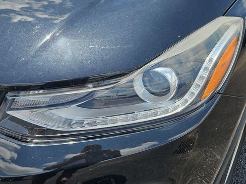 Used 2019 Chevrolet Trax LT w/ LT Convenience Package FWD image 10