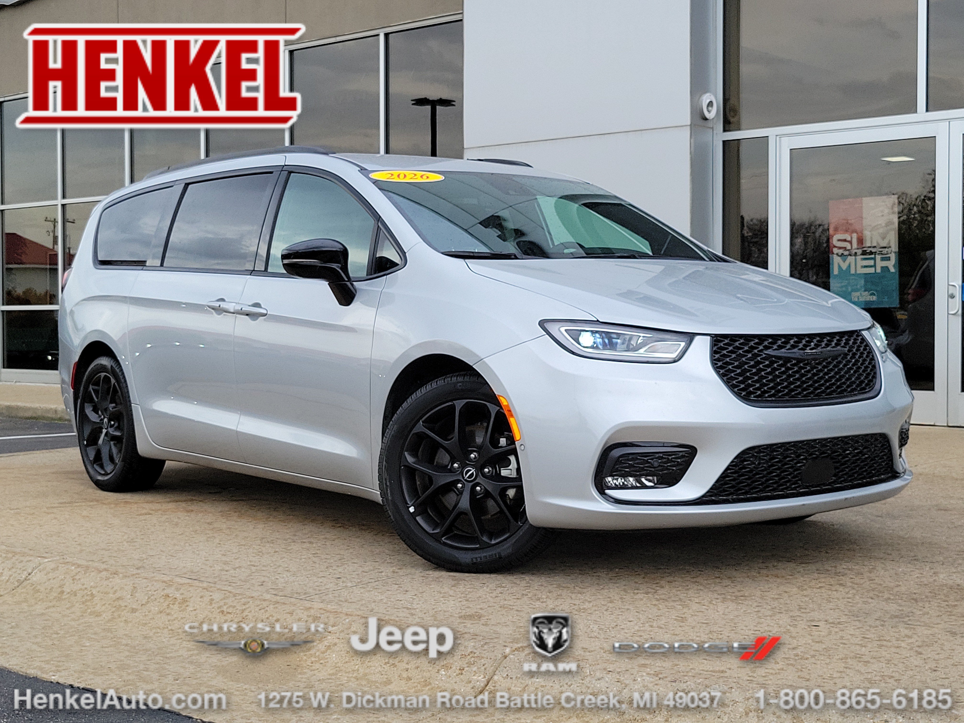 Used 2026 Chrysler Pacifica Select w/ S Appearance Package FWD image 1
