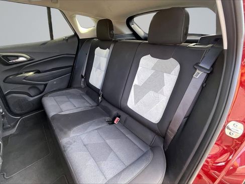 Used 2025 Chevrolet Trax LS FWD image 26