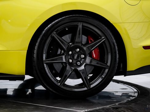 Used 2021 Ford Mustang Shelby GT500 w/ Carbon Fiber Track Pack image 67