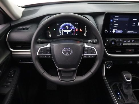Used 2026 Toyota Grand Highlander AWD image 16