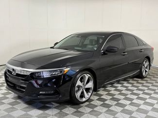 Used 2018 Honda Accord Touring video 2