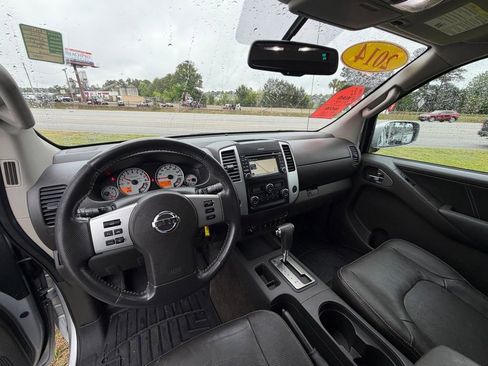 Used 2014 Nissan Frontier PRO-4X w/ Pro-4x Luxury Package AWD/4WD image 19