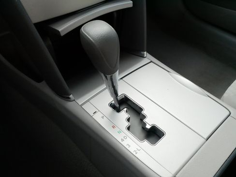Used 2009 Toyota Camry LE FWD image 24