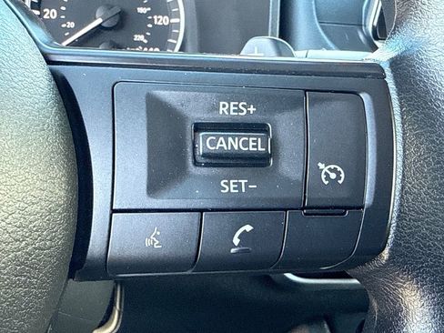 Used 2024 Nissan Rogue S image 26