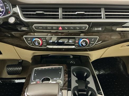 Used 2019 Audi Q7 3.0T Prestige AWD/4WD image 12
