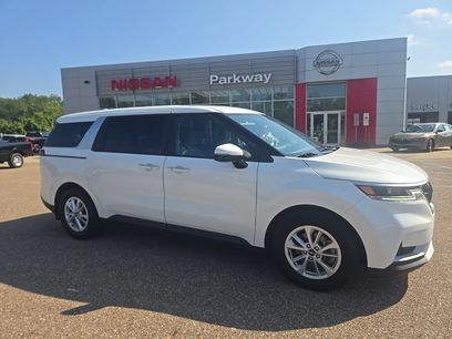 Used 2024 Kia Carnival LX