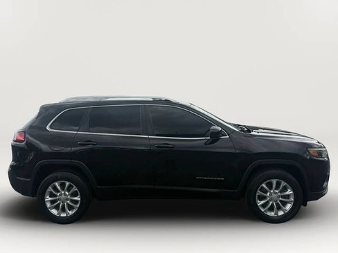 Used 2019 Jeep Cherokee Latitude w/ Popular Appearance Group AWD/4WD image 2