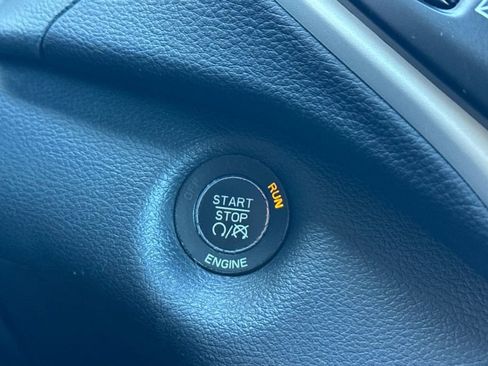 Used 2014 Jeep Cherokee Limited w/ Technology Group image 21