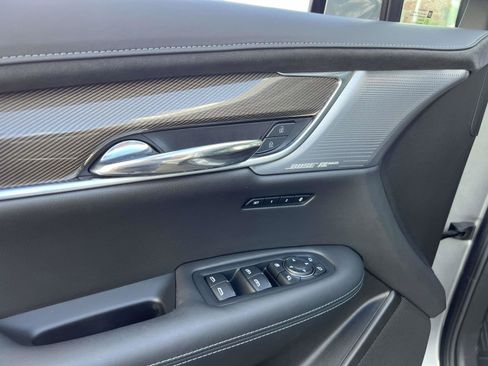 Certified 2024 Cadillac XT6 Premium Luxury w/ Platinum Package image 22