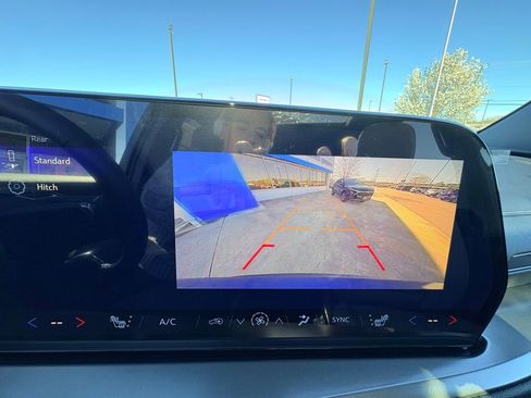 New 2026 Chevrolet Traverse LT w/ Sun and Wheel Package FWD image 37