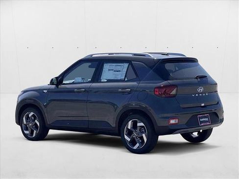 New 2025 Hyundai Venue Limited image 8