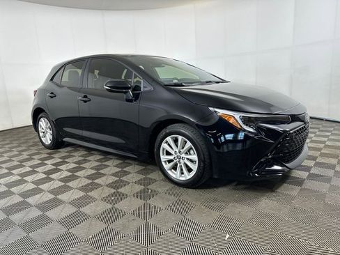 Used 2025 Toyota Corolla SE w/ SE Package FWD image 2