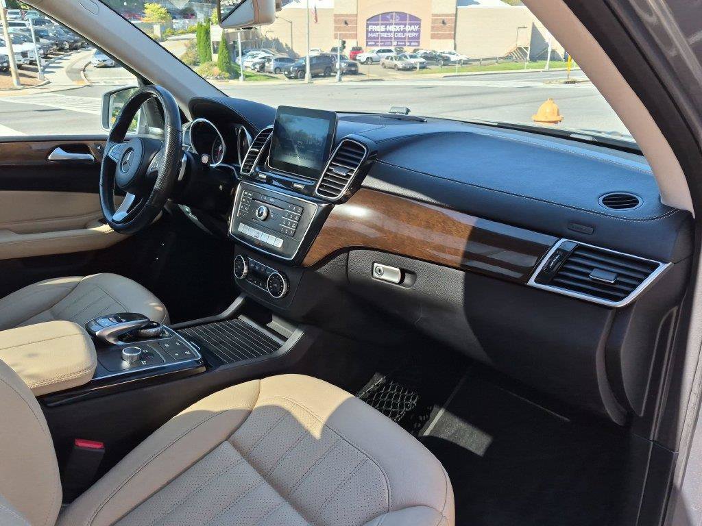 Used 2018 Mercedes-Benz GLS 450 4MATIC image 33