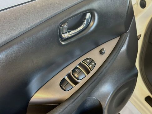 Used 2025 Nissan Leaf S FWD image 15