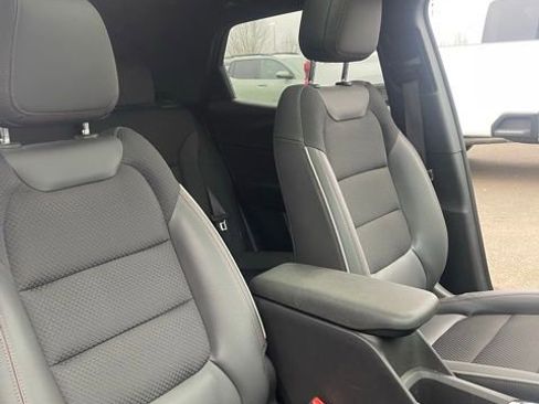 Used 2023 Chevrolet TrailBlazer RS w/ Sun and Liftgate Package image 2