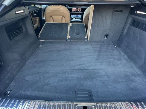 Used 2023 Audi Q8 Premium Plus w/ Premium Plus Package image 15