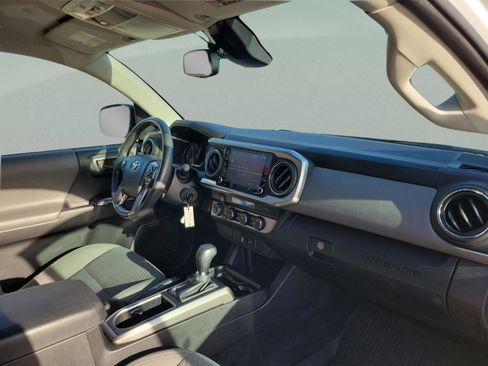Used 2022 Toyota Tacoma SR5 image 11