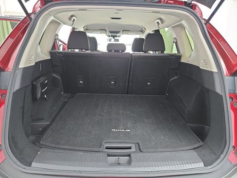 Certified 2023 Nissan Rogue SV image 12