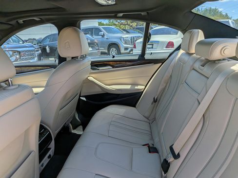 Used 2018 BMW 530i RWD image 15