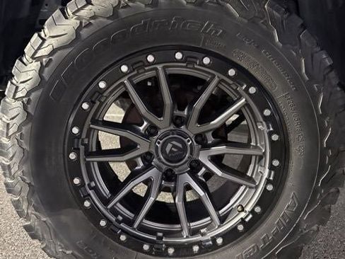 Used 2021 Toyota Tacoma TRD Off-Road w/ Technology Package image 29