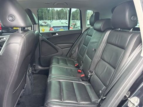 Used 2017 Volkswagen Tiguan Sport image 14