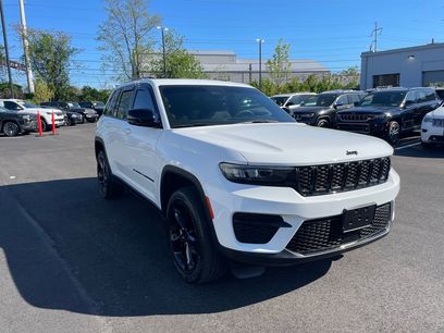 Used 2023 Jeep Grand Cherokee Altitude