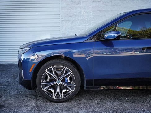 Used 2024 BMW iX xDrive50 w/ Premium Package image 11