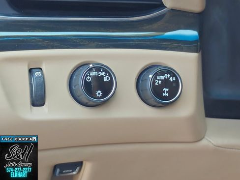 Used 2018 Cadillac Escalade Platinum AWD/4WD image 11