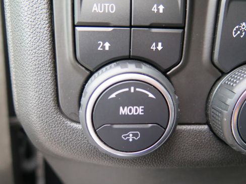 Used 2023 Chevrolet Tahoe High Country image 13