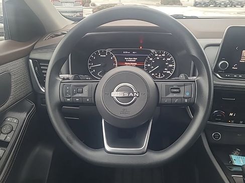 Used 2022 Nissan Rogue SV image 14