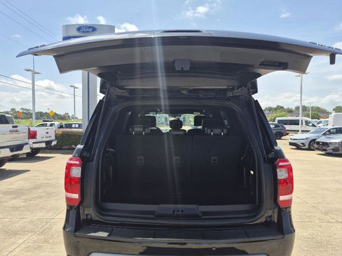Certified 2021 Ford Expedition XLT RWD image 15