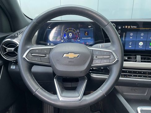 Used 2025 Chevrolet Equinox LT w/ Convenience Package II image 15